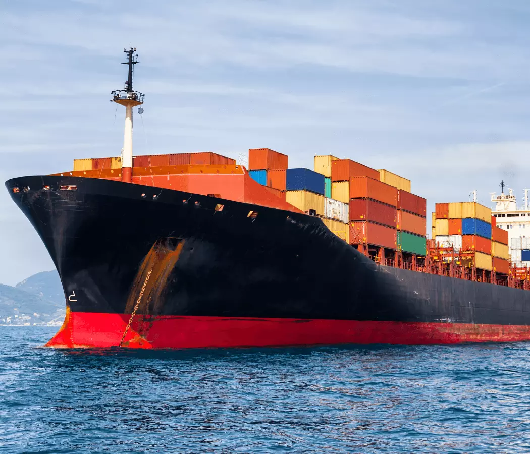 Foto de navio cargueiro em alto mar, representando o uso de Bunker Petrobras.