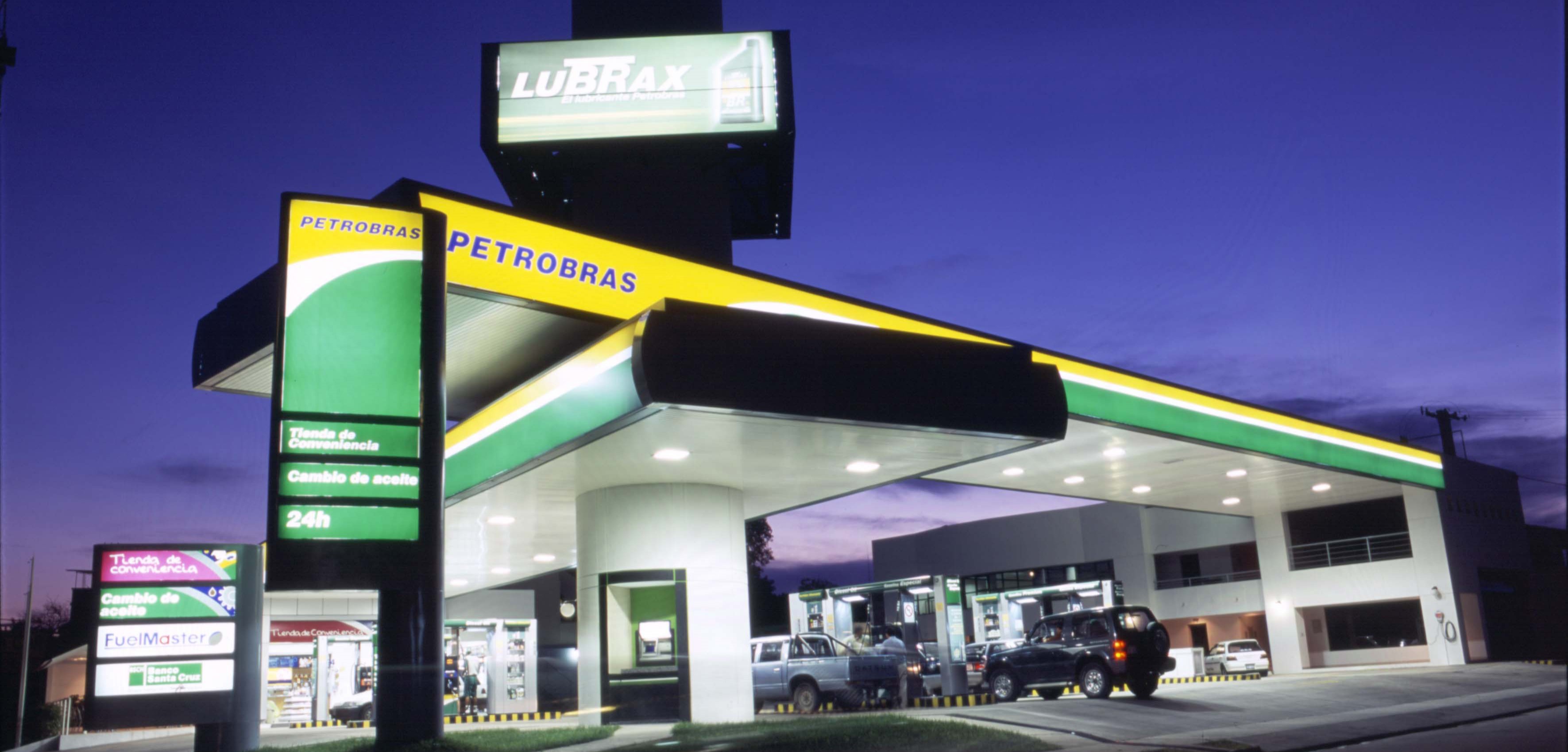 DISTRIBUCIÓN Y COMERCIALIZACIÓN