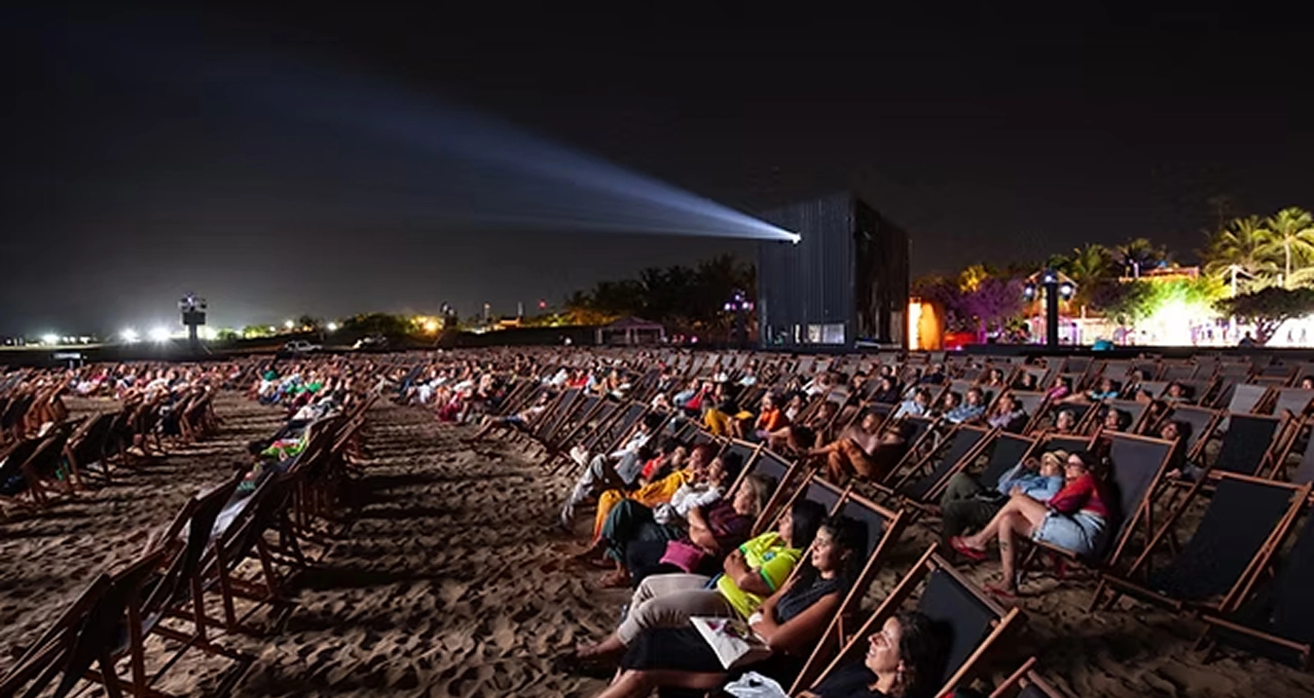 Sala de cinema na praia de São Miguel de Gostoso.