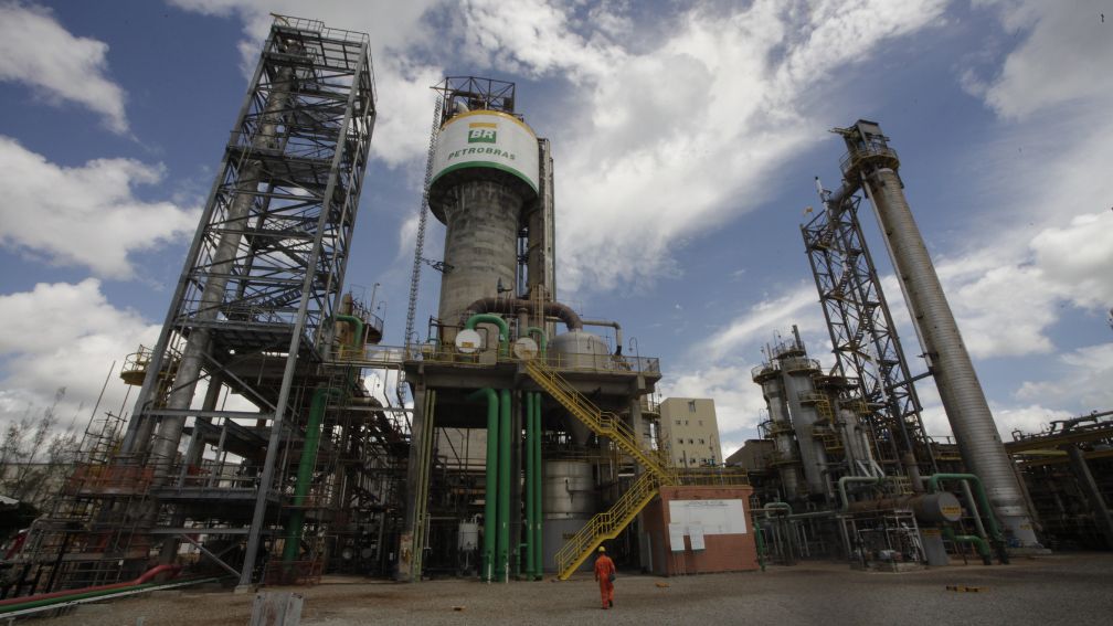 Processo industrial de produção de fertilizantes nitrogenados em unidade da Petrobras (FAFEN-SE).