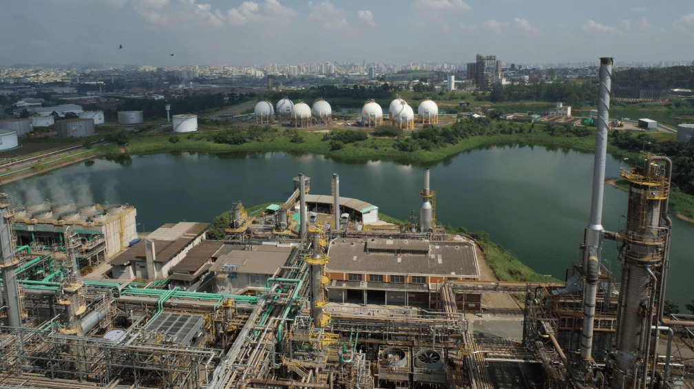 Fotografia aérea da Refinaria de Capuava.