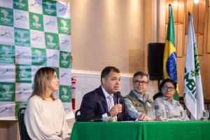 A gerente geral de Licenciamento e Meio Ambiente da Petrobras, Daniele Lomba, o gerente executivo de Segurança, Meio Ambiente e Saúde da Petrobras, Flaubert Matos Machado, o presidente do ICMBio, Mauro Pires, e a diretora de Planejamento, Administração e Logística do ICMBio, Flávia Oliveira, durante assinatura do TCCA