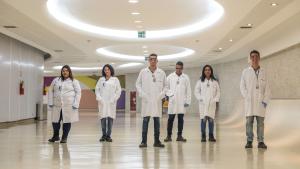 Jovens Aprendizes nos corredores do Cenpes