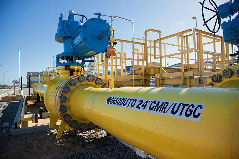 Gasoduto da UTGC, estrutura tubular amarela.