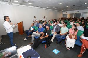 O Gerente Executivo de Responsabilidade Social da Petrobras, José Maria Rangel, na cerimônia de assinatura de quatro novos projetos socioambientais no ES